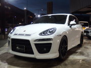 ポルシェ カイエン 正規ディーラー車 右ハンドル EUR-GTエアロ 22inアルミ クルーズコントロール シートヒーター 中古車