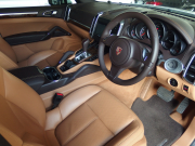 ポルシェ カイエン 正規ディーラー車 右ハンドル EUR-GTエアロ 22inアルミ クルーズコントロール シートヒーター 中古車