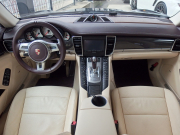 ポルシェ パナメーラ S　EUR－GTコンプリート　スポーツクロノパッケージ　ディーラー車　左ハンドル　サンルーフ 中古車