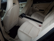 ポルシェ パナメーラ S　EUR－GTコンプリート　スポーツクロノパッケージ　ディーラー車　左ハンドル　サンルーフ 中古車