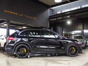 ポルシェ カイエン S　EUR－GTコンプリート　右ハンドル　正規ディーラー車　 中古車