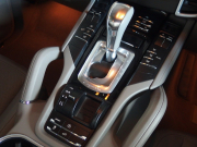 ポルシェ カイエン S　EUR－GTコンプリート　右ハンドル　正規ディーラー車　 中古車