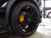 ポルシェ カイエン S　EUR－GTコンプリート　右ハンドル　正規ディーラー車　 中古車