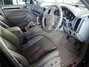 ポルシェ カイエン S　EUR－GTコンプリート　右ハンドル　正規ディーラー車　 中古車