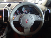 ポルシェ カイエン S　EUR－GTコンプリート　右ハンドル　正規ディーラー車　 中古車