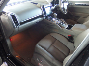 ポルシェ カイエン S　EUR－GTコンプリート　右ハンドル　正規ディーラー車　 中古車