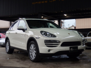 ポルシェ カイエン 正規ディーラー車　右ハンドル　 中古車