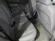 ポルシェ カイエン 正規ディーラー車　右ハンドル　 中古車