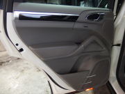 ポルシェ カイエン 正規ディーラー車　右ハンドル　 中古車