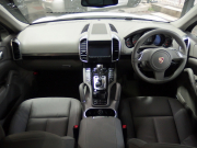 ポルシェ カイエン 正規ディーラー車　右ハンドル　 中古車