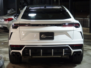 ランボルギーニ ウルス 正規ディーラー車　左ハンドル　純正22インチアルミ　レッドキャリパー 中古車