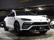 ランボルギーニ ウルス 正規ディーラー車　左ハンドル　純正22インチアルミ　レッドキャリパー 中古車
