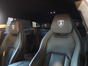 ランボルギーニ ウルス 正規ディーラー車　左ハンドル　純正22インチアルミ　レッドキャリパー 中古車