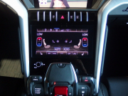 ランボルギーニ ウルス 正規ディーラー車　左ハンドル　純正22インチアルミ　レッドキャリパー 中古車