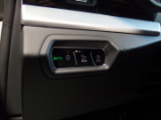 ランボルギーニ ウルス 正規ディーラー車　左ハンドル　純正22インチアルミ　レッドキャリパー 中古車