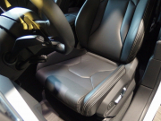 ランボルギーニ ウルス 正規ディーラー車　左ハンドル　純正22インチアルミ　レッドキャリパー 中古車