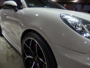 ポルシェ&nbsp;マカン&nbsp;ターボ　PDK 正規ディーラー車　スポーツクロノパッケージ　レッドレザー　EUR-GTエアロ　22inアルミ&nbsp;中古車