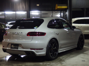 ポルシェ&nbsp;マカン&nbsp;ターボ　PDK 正規ディーラー車　スポーツクロノパッケージ　レッドレザー　EUR-GTエアロ　22inアルミ&nbsp;中古車