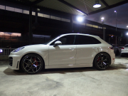 ポルシェ&nbsp;マカン&nbsp;ターボ　PDK 正規ディーラー車　スポーツクロノパッケージ　レッドレザー　EUR-GTエアロ　22inアルミ&nbsp;中古車