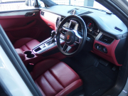 ポルシェ&nbsp;マカン&nbsp;ターボ　PDK 正規ディーラー車　スポーツクロノパッケージ　レッドレザー　EUR-GTエアロ　22inアルミ&nbsp;中古車