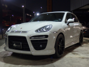 ポルシェ&nbsp;カイエン&nbsp;ターボ　正規ディーラー車　左ハンドル　EUR-GTエアロ　22inアルミ　サンルーフ　エアサス　&nbsp;中古車