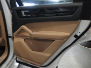 ポルシェ&nbsp;カイエン&nbsp;ワンオーナー　正規ディーラー車　EUR-GTエアロ　ES22inアルミ　ローダウン　アダプティブクルーズコントロール　&nbsp;中古車