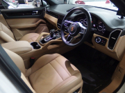 ポルシェ&nbsp;カイエン&nbsp;ワンオーナー　正規ディーラー車　EUR-GTエアロ　ES22inアルミ　ローダウン　アダプティブクルーズコントロール　&nbsp;中古車