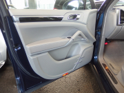 ポルシェ カイエン ワンオーナー　正規ディーラー車　右ハンドル　パノラマサンルーフ  EUR-GTエアロ　ES22インチアルミ　ESダウンサス 中古車