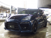 ポルシェ カイエン ワンオーナー　正規ディーラー車　右ハンドル　パノラマサンルーフ  EUR-GTエアロ　ES22インチアルミ　ESダウンサス 中古車