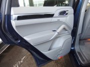 ポルシェ カイエン ワンオーナー　正規ディーラー車　右ハンドル　パノラマサンルーフ  EUR-GTエアロ　ES22インチアルミ　ESダウンサス 中古車