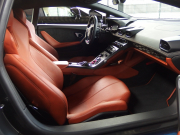 ランボルギーニ&nbsp;ウラカン&nbsp;LP610-4 正規ディラー車　左ハンドル　2015年モデル　エレガンテインテリア　フロントリフター　ローダウン&nbsp;中古車