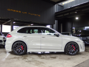 ポルシェ&nbsp;カイエン&nbsp;プラチナエディション　アダプティブクルーズコントロール　EUR-GTエアロ　ES22inアルミ　ESサウンサス　正規ディーラー車&nbsp;中古車