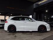 ポルシェ カイエン 2014年モデル　ベース　EUR-GTエアロ　ES22inアルミ　ESダウンサス　ESスポーツマフラー　 中古車