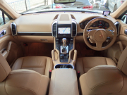 ポルシェ カイエン 2014年モデル　ベース　EUR-GTエアロ　ES22inアルミ　ESダウンサス　ESスポーツマフラー　 中古車