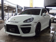 ポルシェ カイエン 2014年モデル　ベース　EUR-GTエアロ　ES22inアルミ　ESダウンサス　ESスポーツマフラー　 中古車