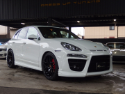 ポルシェ カイエン 2014年モデル　ベース　EUR-GTエアロ　ES22inアルミ　ESダウンサス　ESスポーツマフラー　 中古車