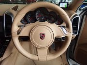 ポルシェ&nbsp;カイエン&nbsp;ワンオーナー　正規ディーラー車　右ハンドル　ベージュレザー&nbsp;中古車