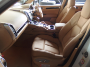 ポルシェ&nbsp;カイエン&nbsp;ワンオーナー　正規ディーラー車　右ハンドル　ベージュレザー&nbsp;中古車