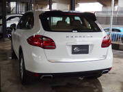 ポルシェ&nbsp;カイエン&nbsp;ワンオーナー　正規ディーラー車　右ハンドル　ベージュレザー&nbsp;中古車