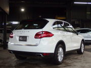 ポルシェ&nbsp;カイエン&nbsp;ワンオーナー　正規ディーラー車　右ハンドル　ベージュレザー&nbsp;中古車