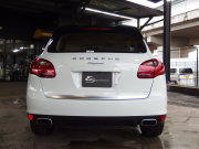 ポルシェ&nbsp;カイエン&nbsp;ワンオーナー　正規ディーラー車　右ハンドル　ベージュレザー&nbsp;中古車