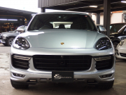 ポルシェ カイエン GTS スポーツクロノパッケージ　正規ディーラー車　アダプティブクルーズコントロール　右ハンドル　スポーツエキゾースト　LEDヘッドライト 中古車