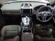 ポルシェ カイエン GTS スポーツクロノパッケージ　正規ディーラー車　アダプティブクルーズコントロール　右ハンドル　スポーツエキゾースト　LEDヘッドライト 中古車