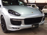 ポルシェ カイエン GTS スポーツクロノパッケージ　正規ディーラー車　アダプティブクルーズコントロール　右ハンドル　スポーツエキゾースト　LEDヘッドライト 中古車
