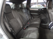 ポルシェ カイエン GTS スポーツクロノパッケージ　正規ディーラー車　アダプティブクルーズコントロール　右ハンドル　スポーツエキゾースト　LEDヘッドライト 中古車