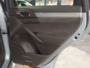 ポルシェ カイエン GTS スポーツクロノパッケージ　正規ディーラー車　アダプティブクルーズコントロール　右ハンドル　スポーツエキゾースト　LEDヘッドライト 中古車