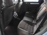 ポルシェ カイエン GTS スポーツクロノパッケージ　正規ディーラー車　アダプティブクルーズコントロール　右ハンドル　スポーツエキゾースト　LEDヘッドライト 中古車