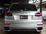 ポルシェ カイエン GTS スポーツクロノパッケージ　正規ディーラー車　アダプティブクルーズコントロール　右ハンドル　スポーツエキゾースト　LEDヘッドライト 中古車