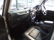 メルセデスベンツ Gクラス G350 ブルーテック　正規ディーラー車　右ハンドル　サンルーフ  アダプティブクルーズコントロール　ブラックレザーシート 中古車