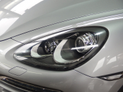 ポルシェ カイエン V6 正規ディーラー車　右ハンドル　レーンチェンジアシスト　シートヒーター  ブラックレザーシート　純正アルミ　純正ナビ・TV 中古車